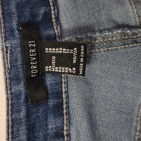 Fringe Crop Jeans - Picture 6 of 9